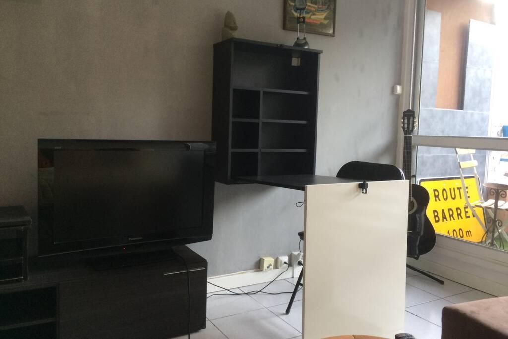 Studio Meuble Ensoleille Fibre Bouygues Nîmes Kültér fotó